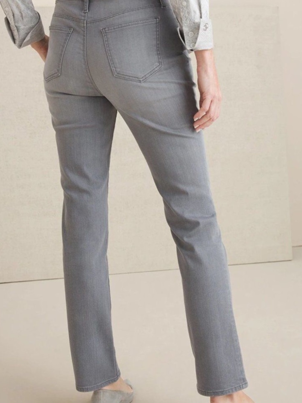Chicos Women Sz 1R US 8R Gray Denim So Slimming Girlfriend Slim Leg Ankle Jeans - Picture 2 of 11